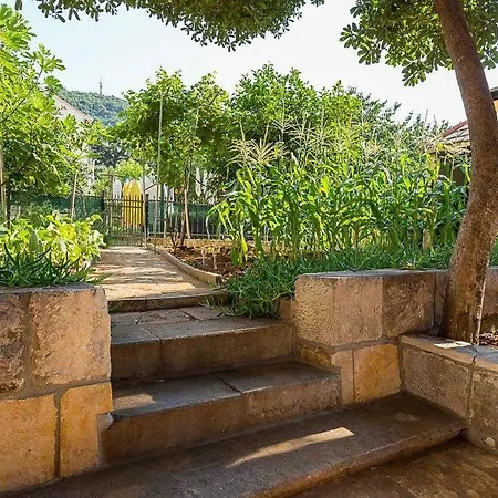 Holiday home Bitanga